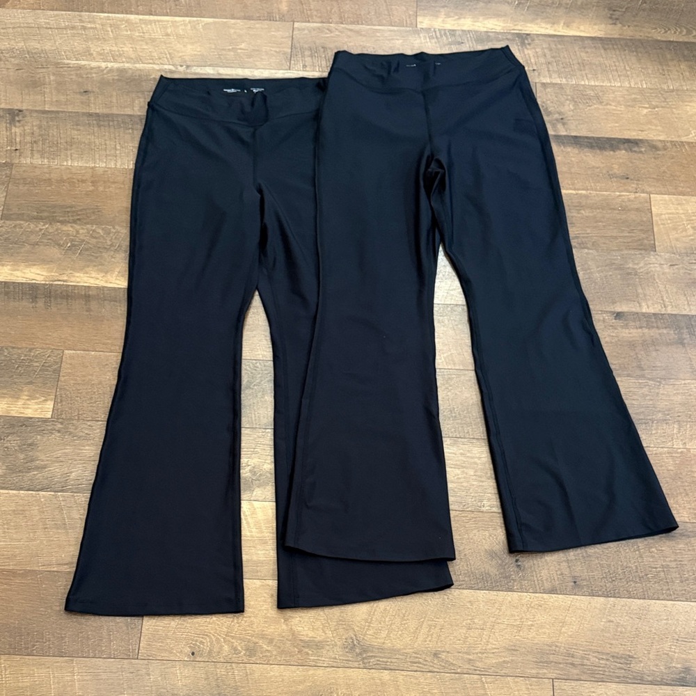 Old Navy Black Active High-Rise Flare Leggings